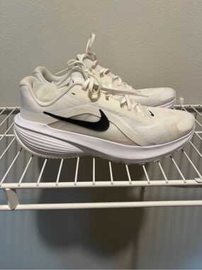 Nike Women's Cream/White Running Sneakers with Black Swoosh